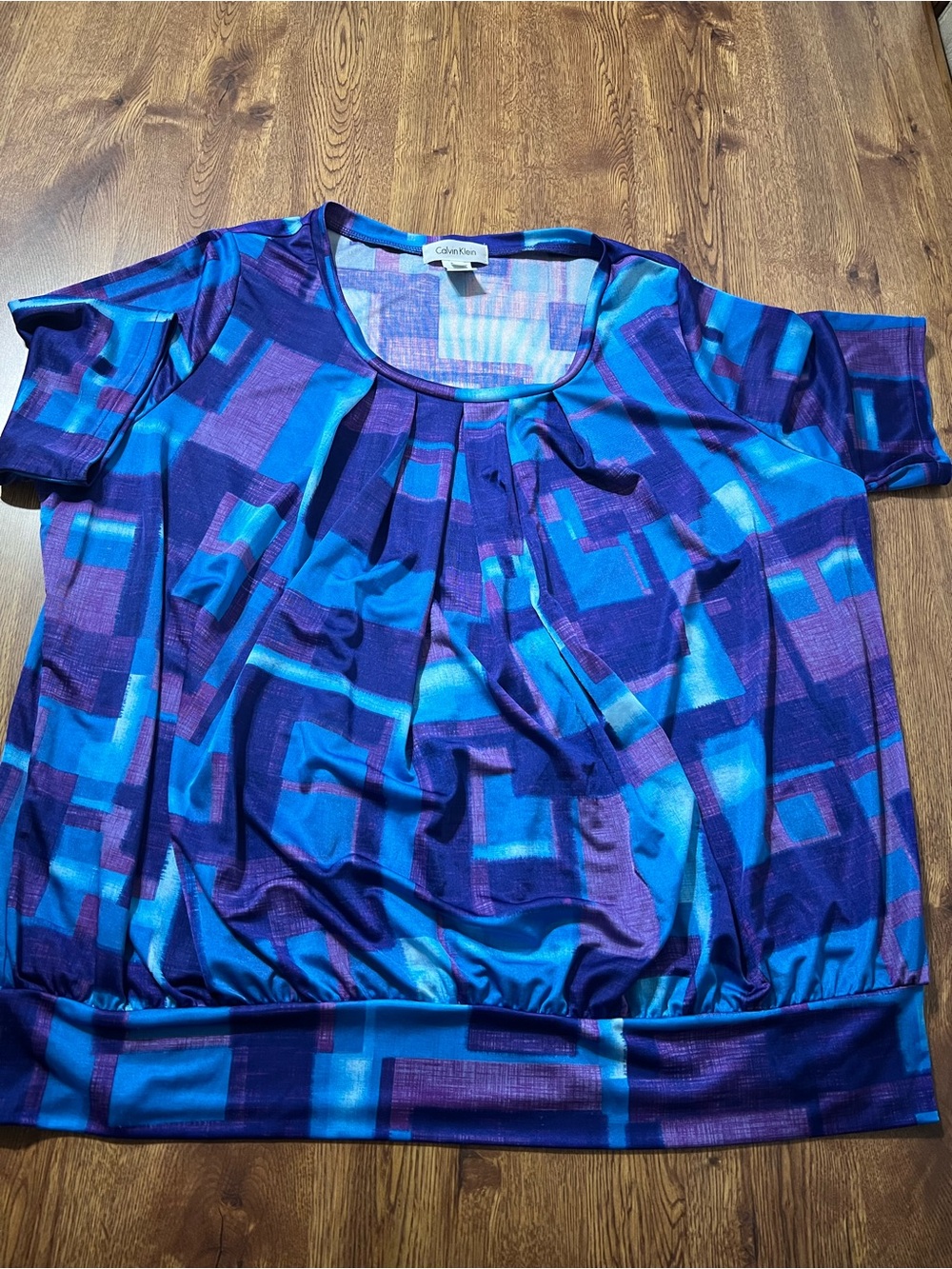Womens Calvin Klein Size 1X  Colorful Short Sleeve Blouse